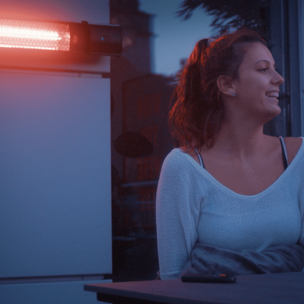 Riscaldatore a parete a infrarossi per esterni con telecomando e 2 impostazioni di calore